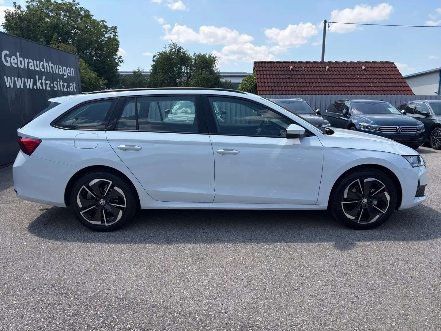 Skoda Octavia Kombi 1,5 TSI mHEV Essence DSG | AHK Weiß - 2
