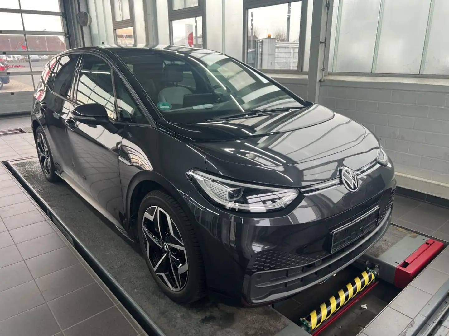 Volkswagen ID.3 Pro ID.3 Pro electric 107kW 1-Gang-Automatik Grau - 2