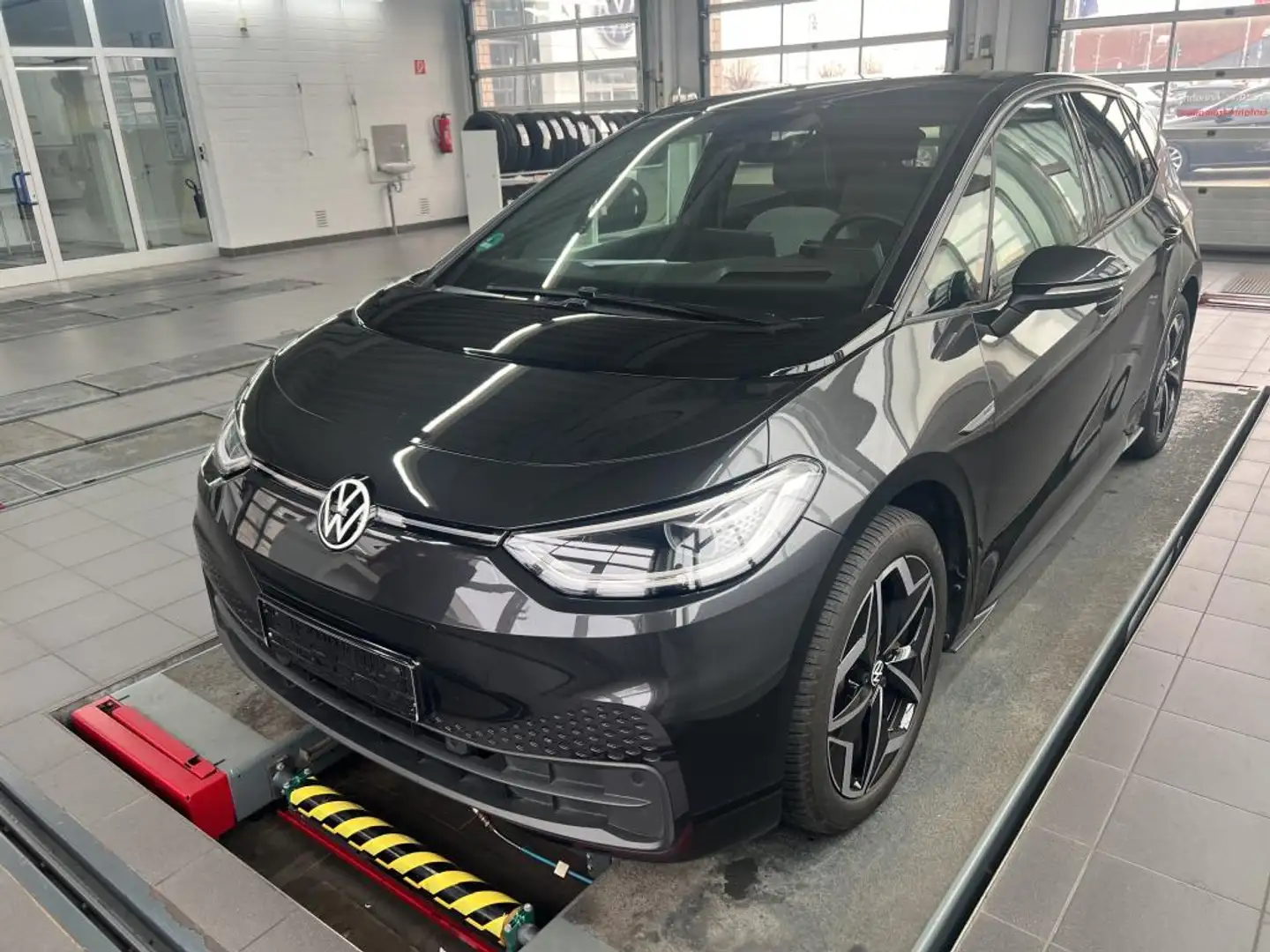 Volkswagen ID.3 Pro ID.3 Pro electric 107kW 1-Gang-Automatik Grau - 1