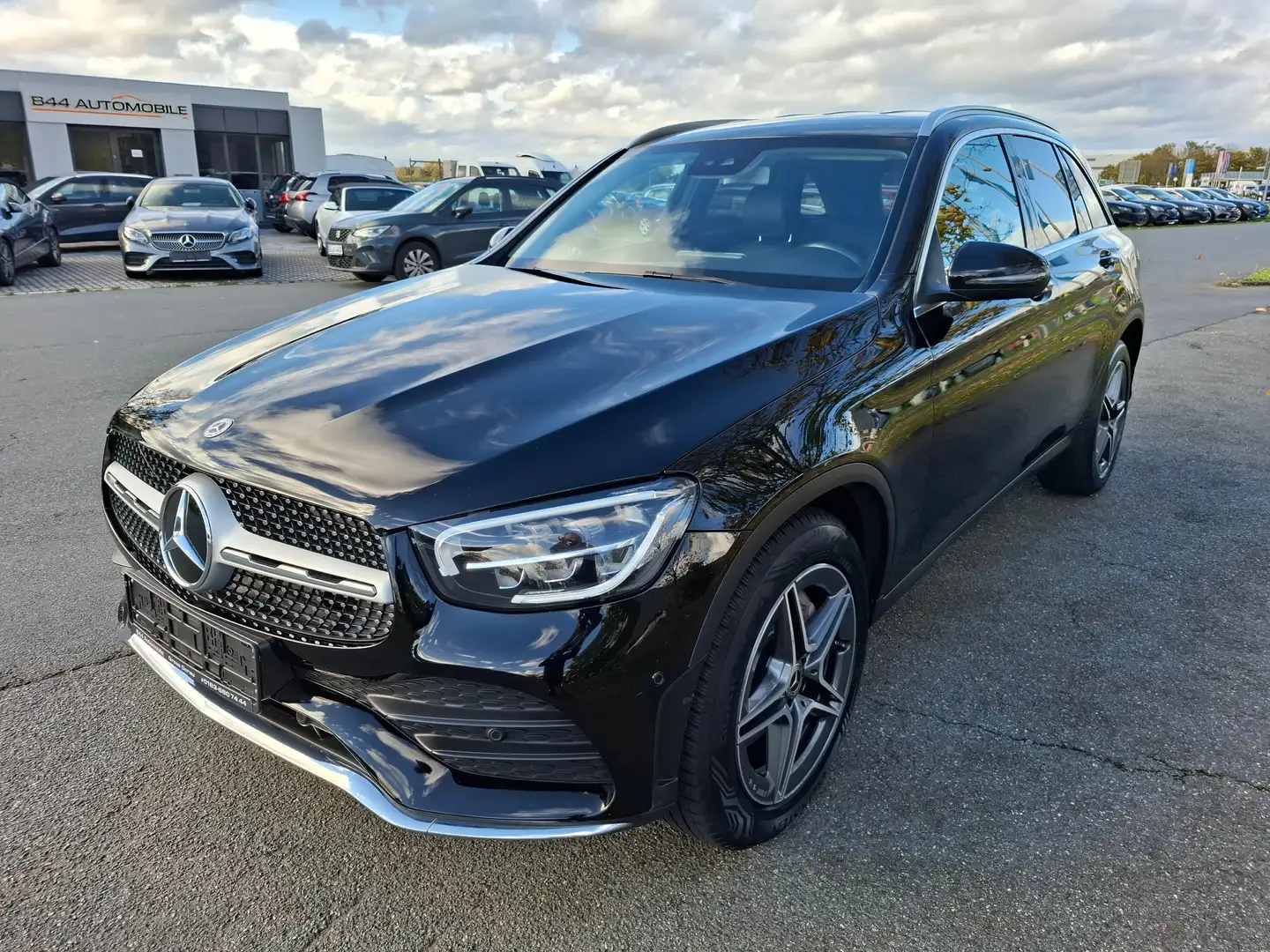 Mercedes-Benz GLC 300 GLC 300 d 4Matic AMG*Distr.*ILS*CAM*Dig.Tacho*MBUX Schwarz - 1