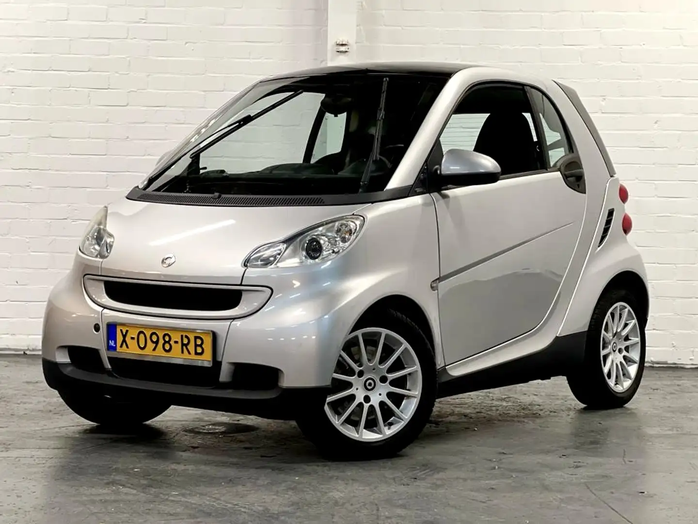 smart forTwo coupé 1.0 mhd Pure |Automaat |Airco |Stuurbkr |NAP Grijs - 1