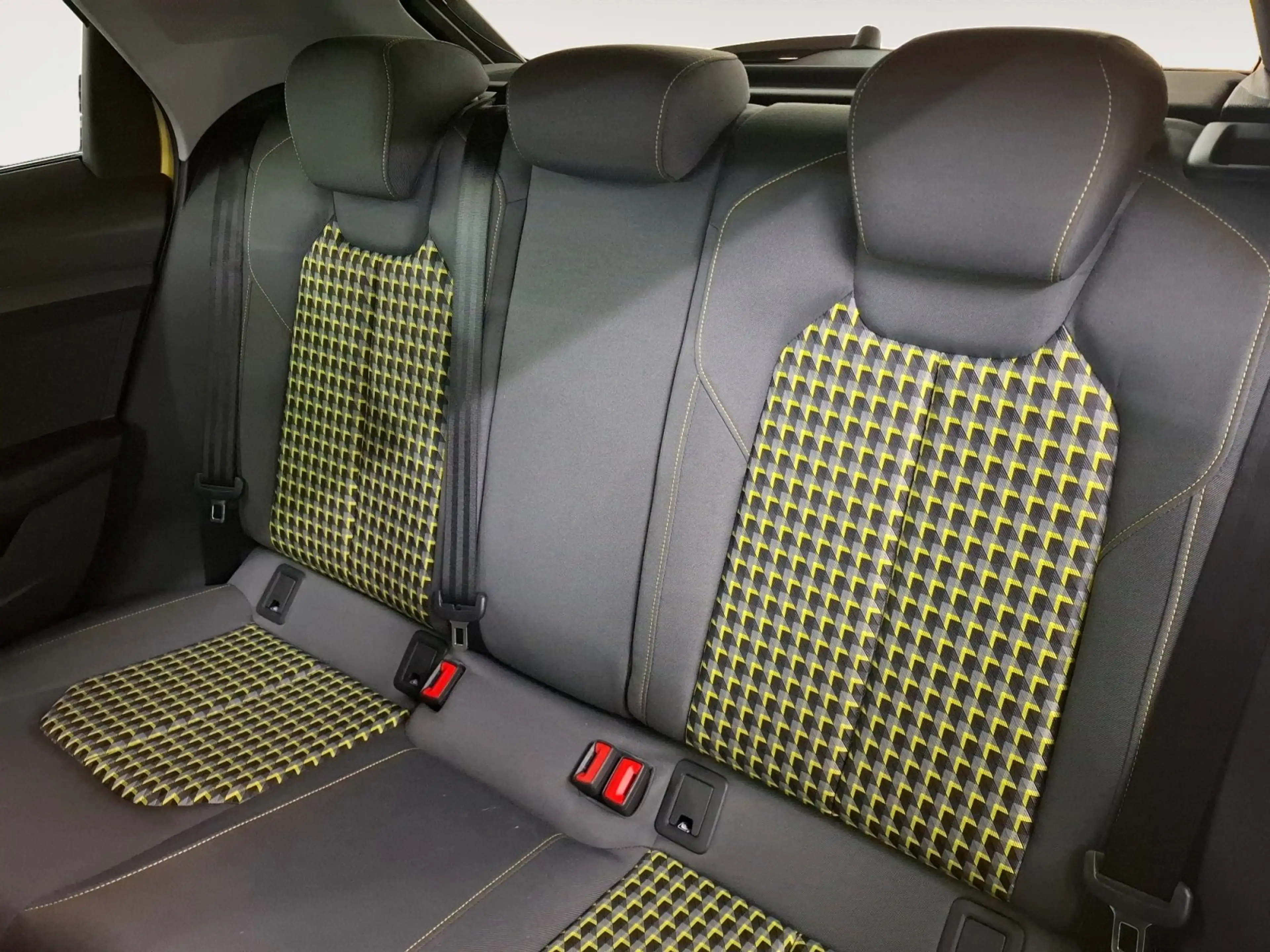 Audi A1 Sportback 40 TFSI S-Line SHZ Navi PDC — photo 8