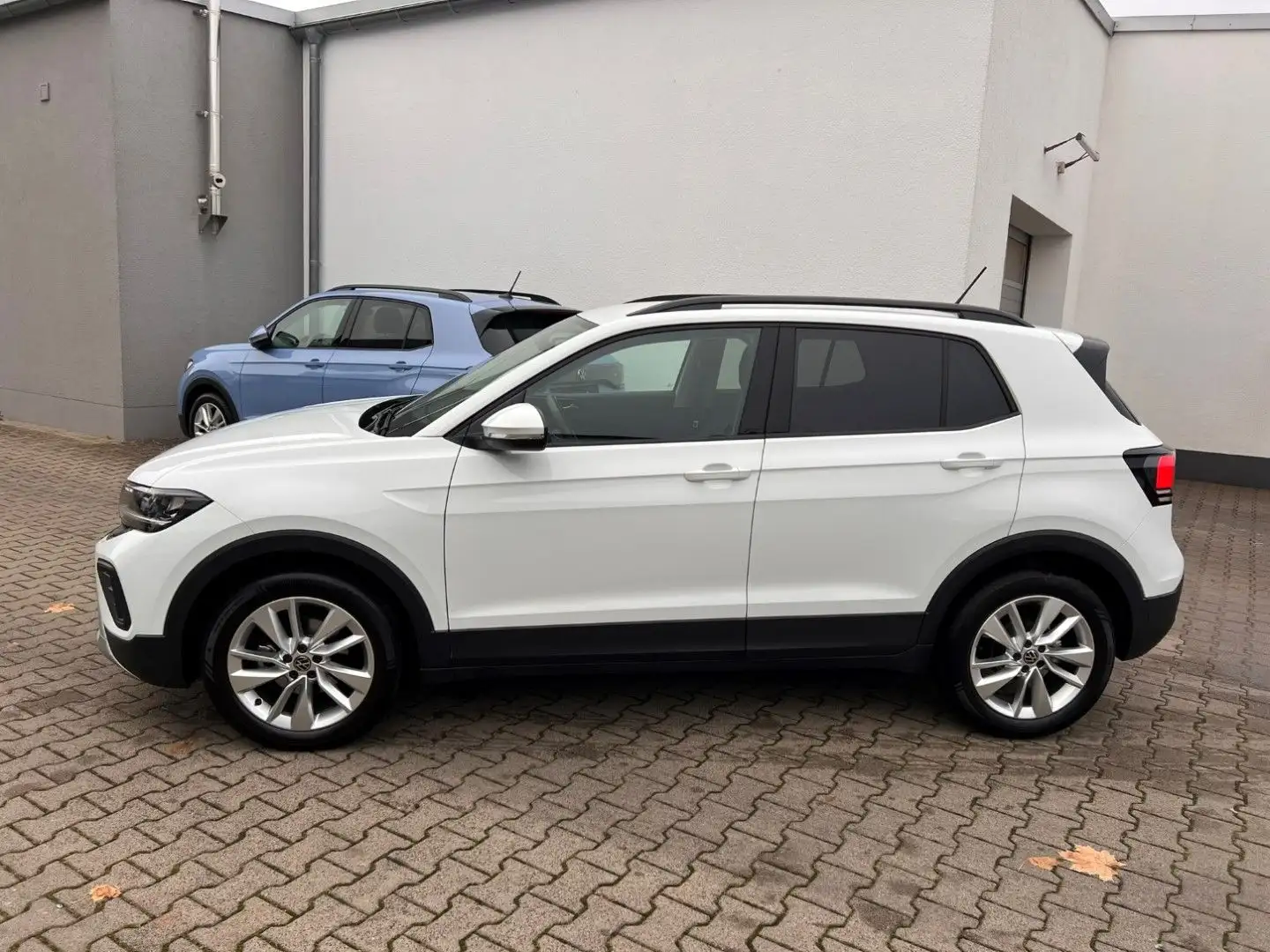 Volkswagen T-Cross 1.0 TSI Life Kam/SH/Light Assist/AppCon Wit - 2