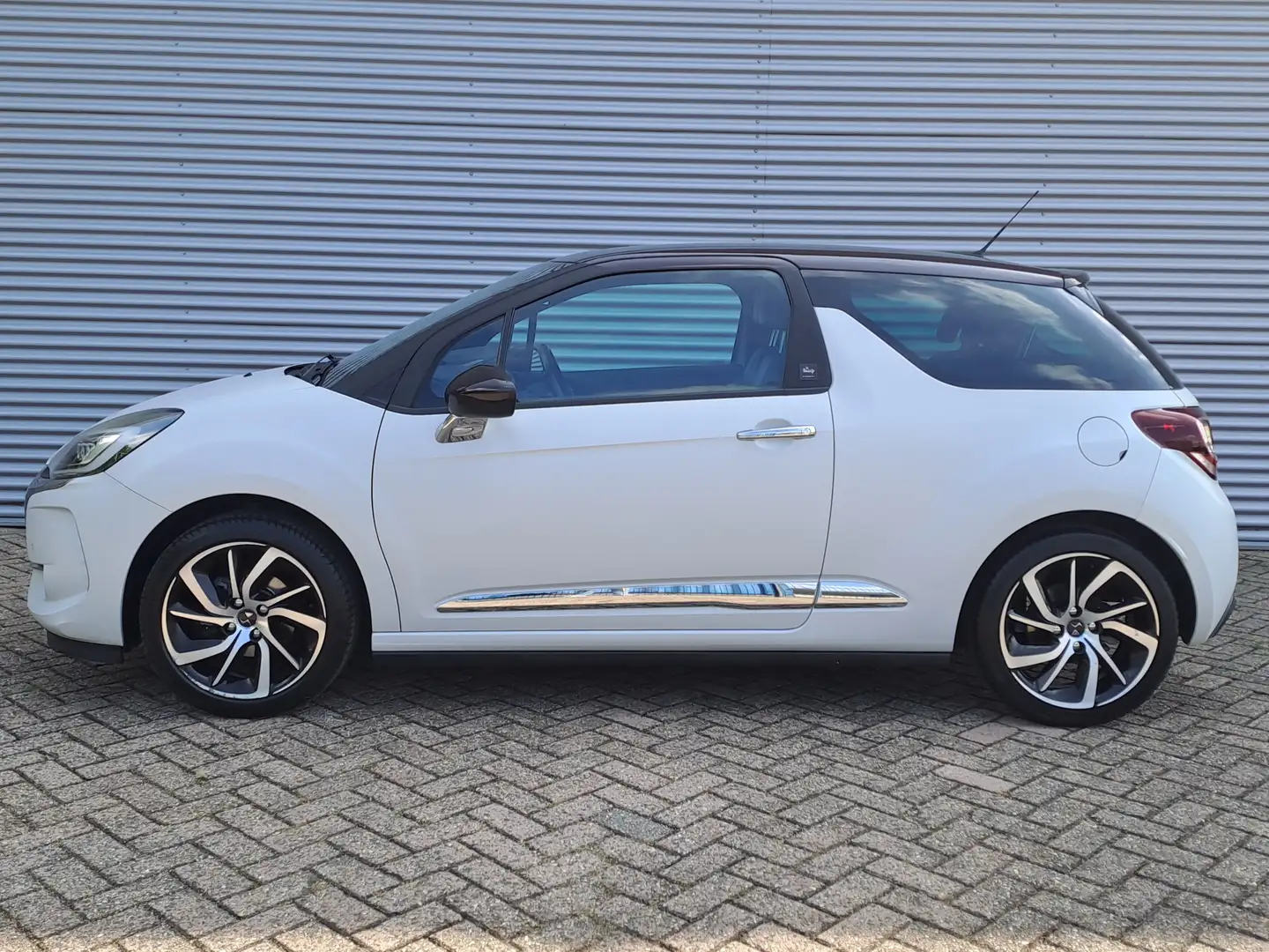 DS Automobiles DS 3 1.2 PureTech Givenchy Le MakeUp | ECC | Navi | Cam Wit - 2