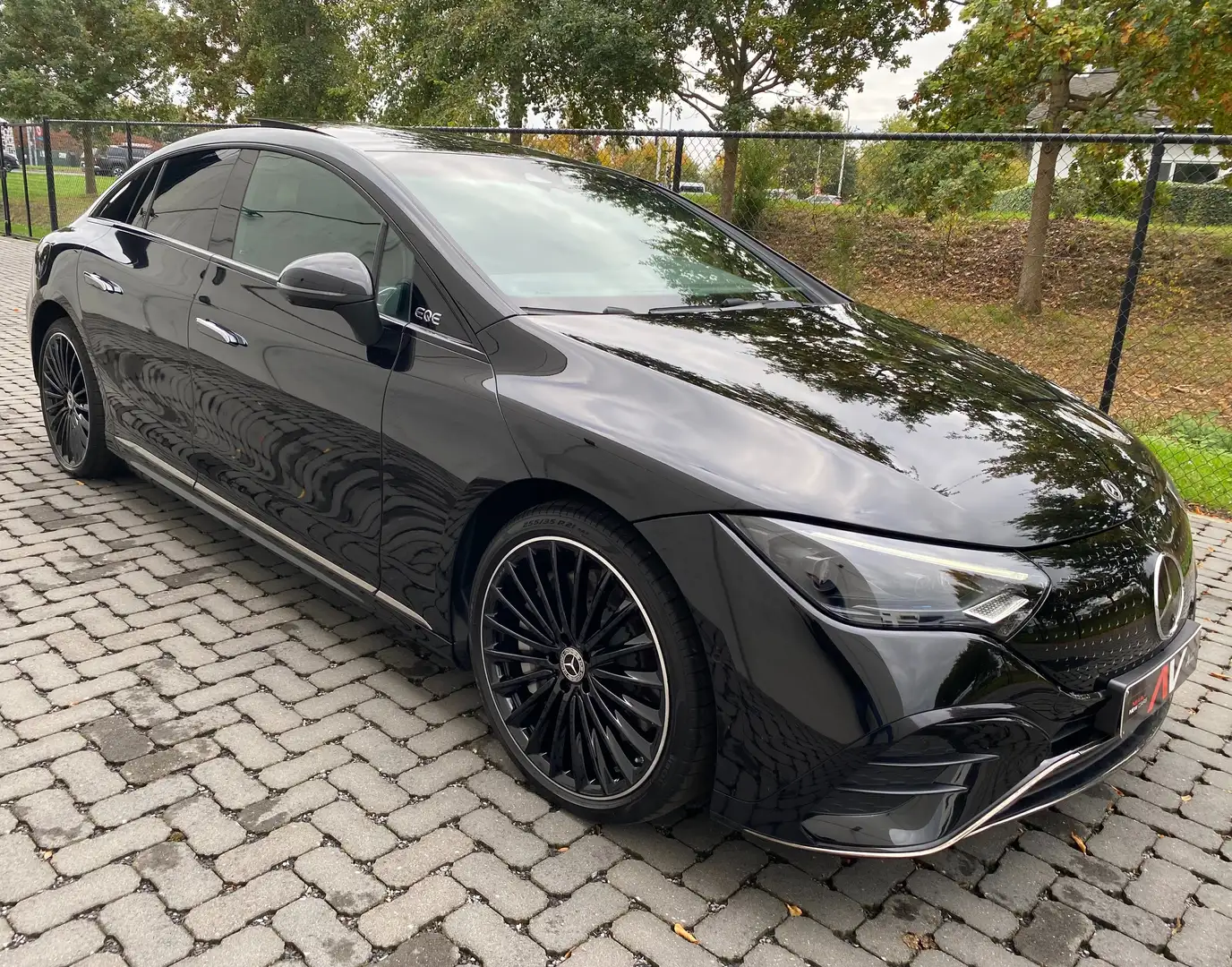 Mercedes-Benz EQE 300 AMG & NIGHT LUCHTVERING - HYPERSCREEN Noir - 1