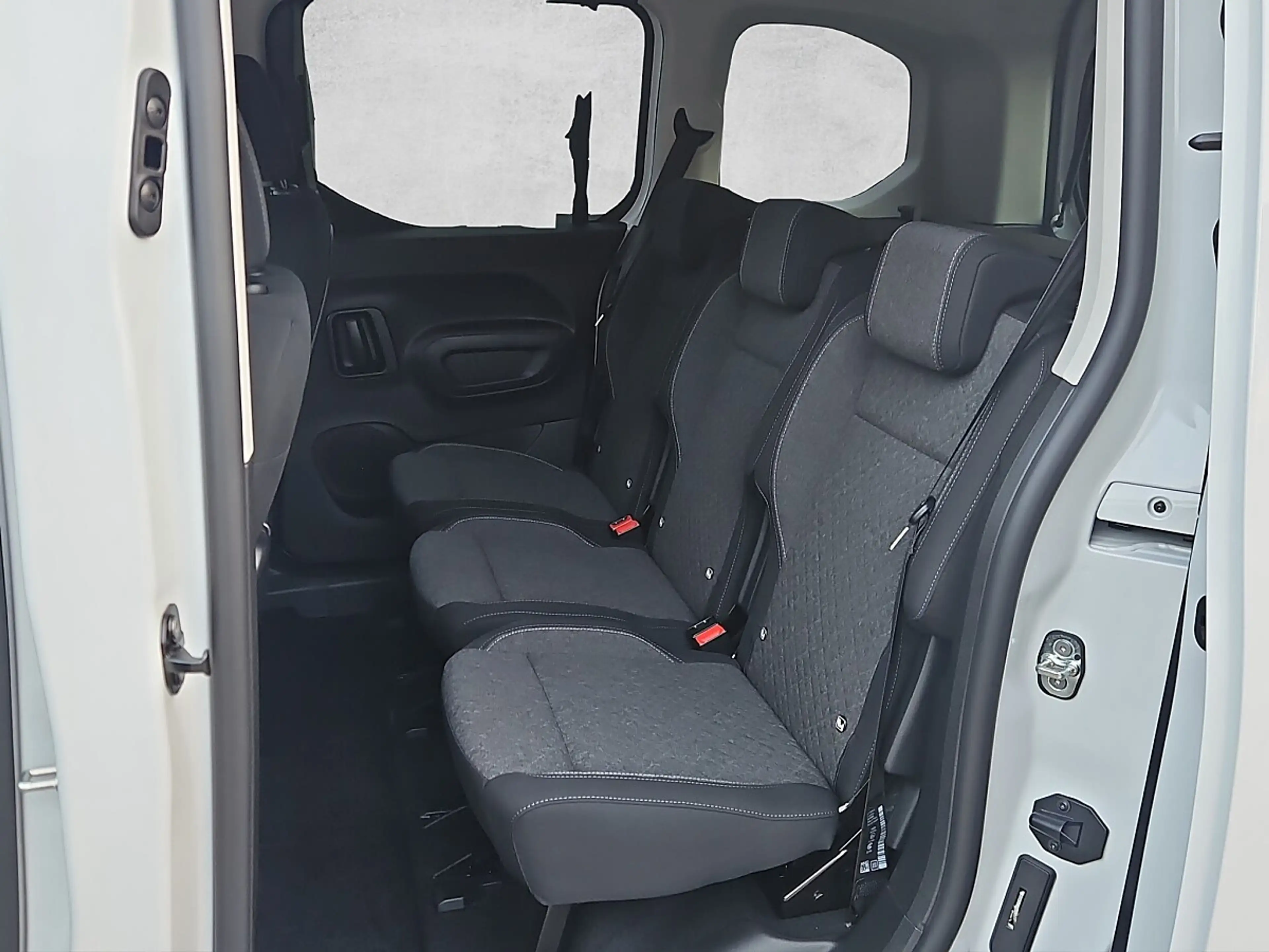 Opel Combo 1.5 Diesel L GS — photo 11