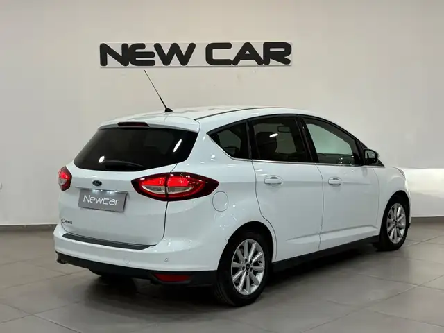 Ford C-Max view 5