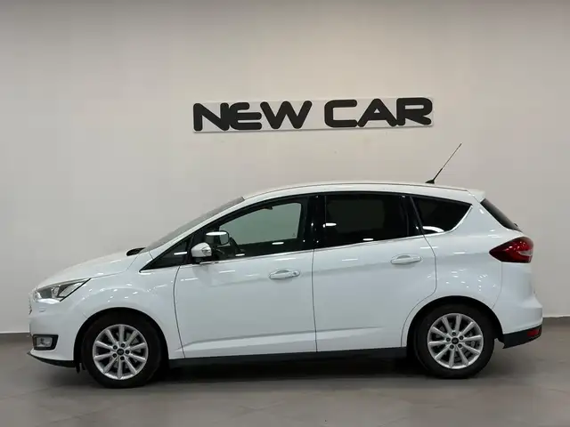 Ford C-Max view 3