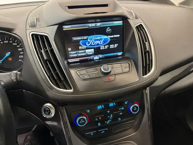 Ford C-Max view 11