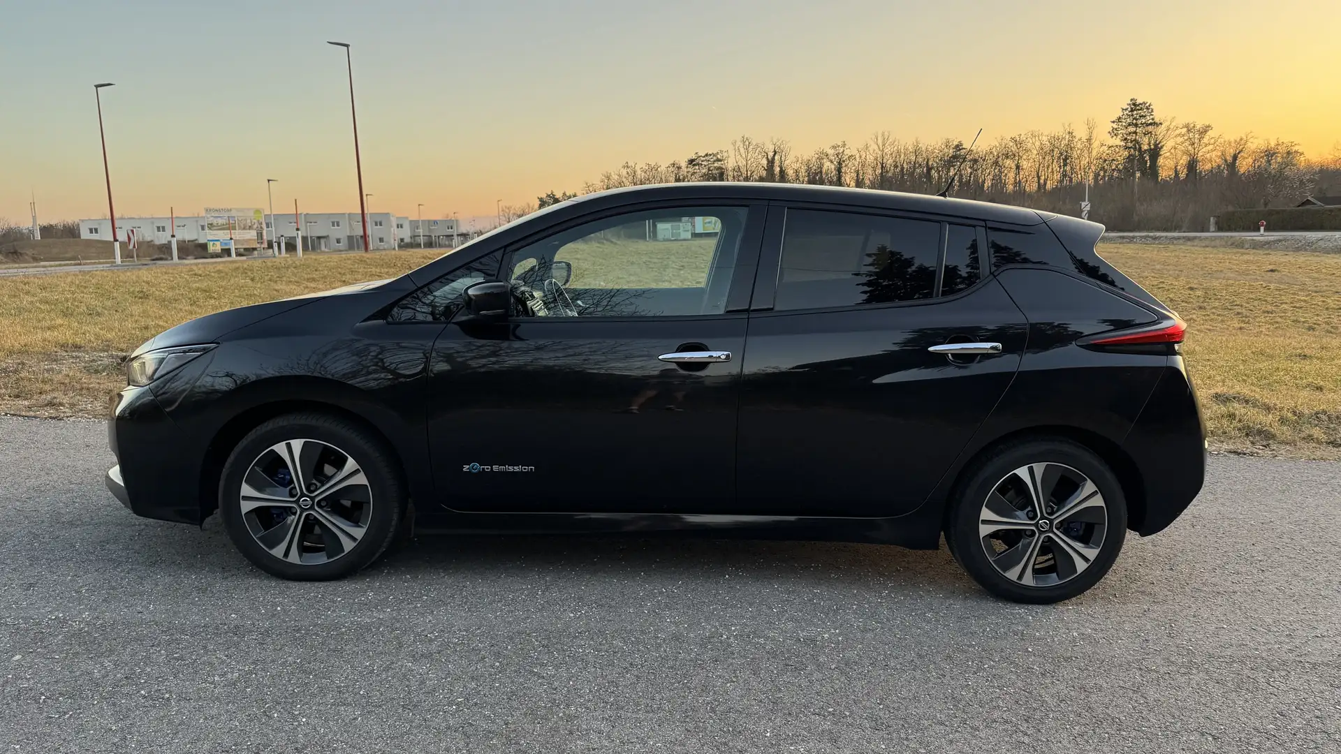 Nissan Leaf 40 kWh 2.ZERO Edition - 2