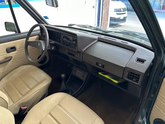 Volkswagen Golf view 13