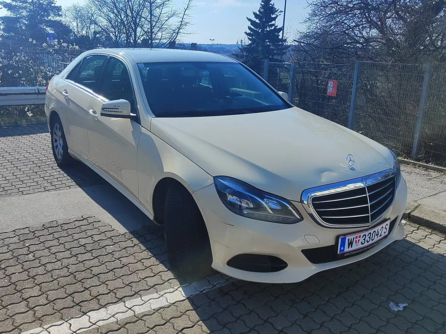 Mercedes-Benz E 200 E 200 BlueTEC A-Edition Plus Aut. A-Edition Plus Beige - 1