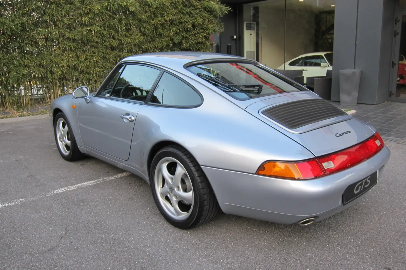 Porsche 993 Carrera 2 - 1