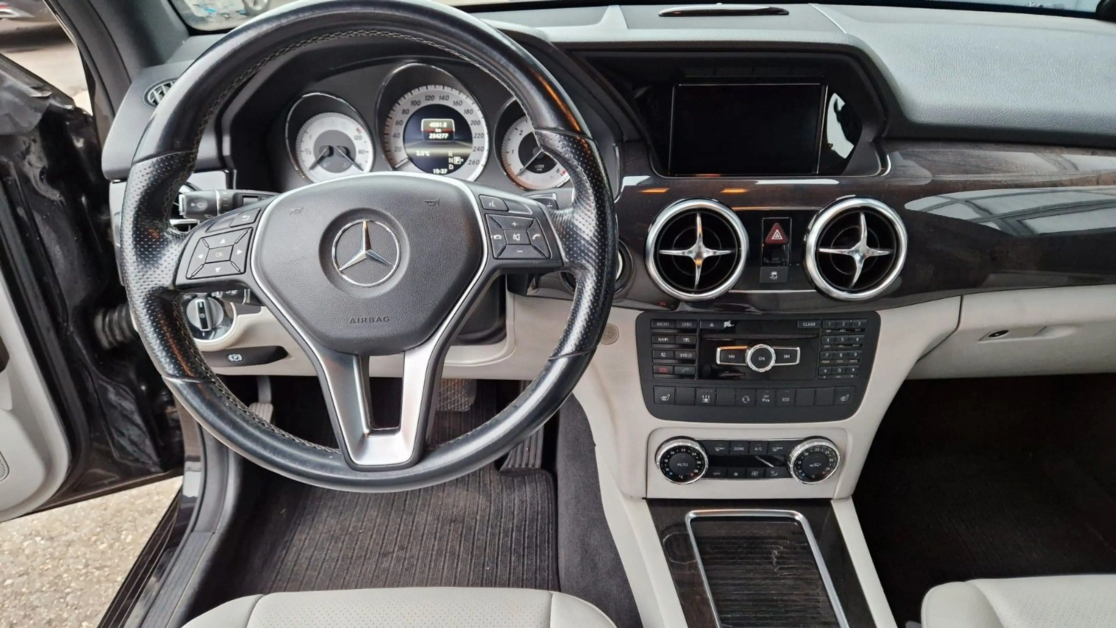 Mercedes-Benz GLK 350 CDI 4Matic Leder Pano Standheiz Facelift — photo 8