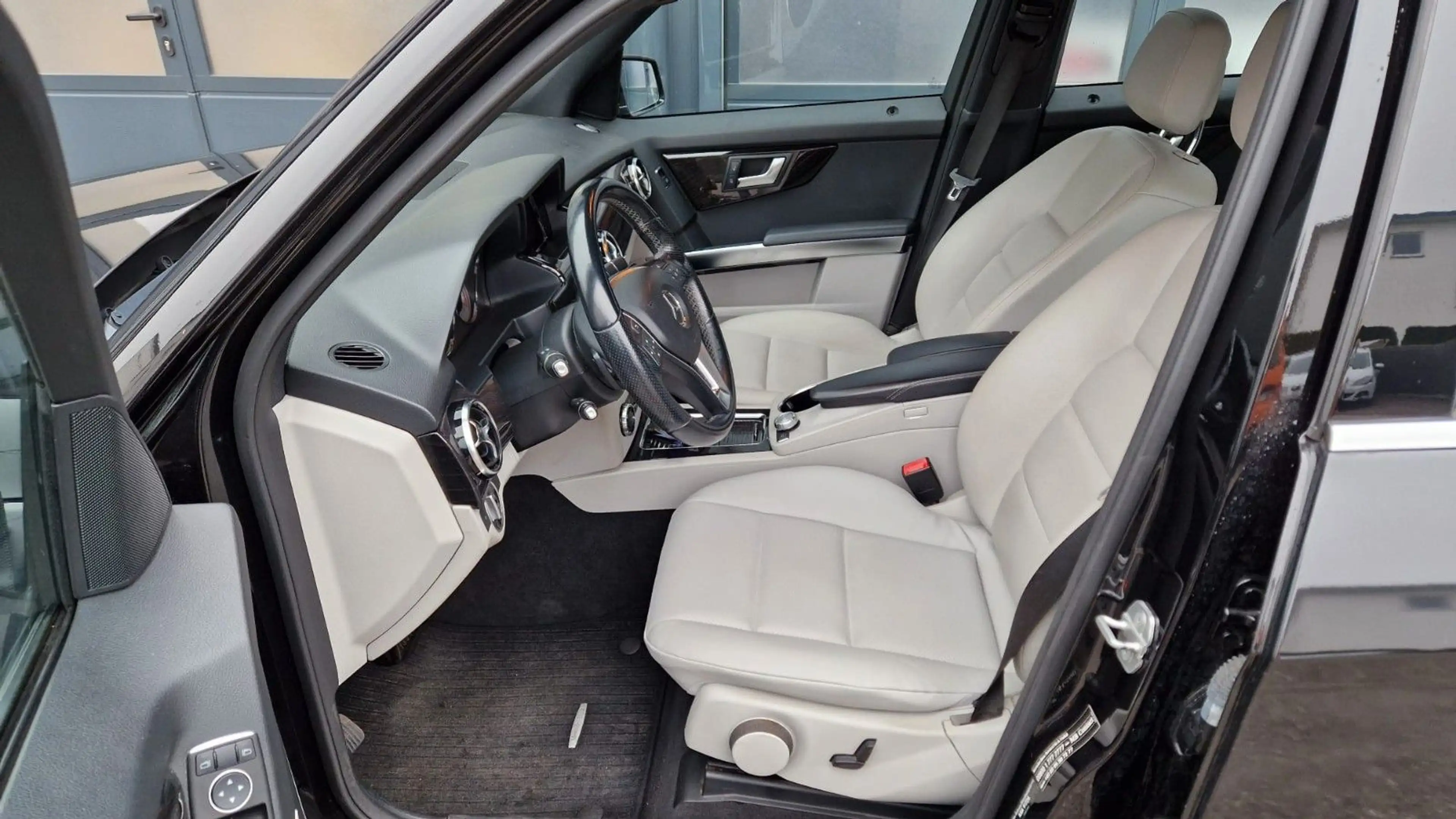 Mercedes-Benz GLK 350 CDI 4Matic Leder Pano Standheiz Facelift — photo 11