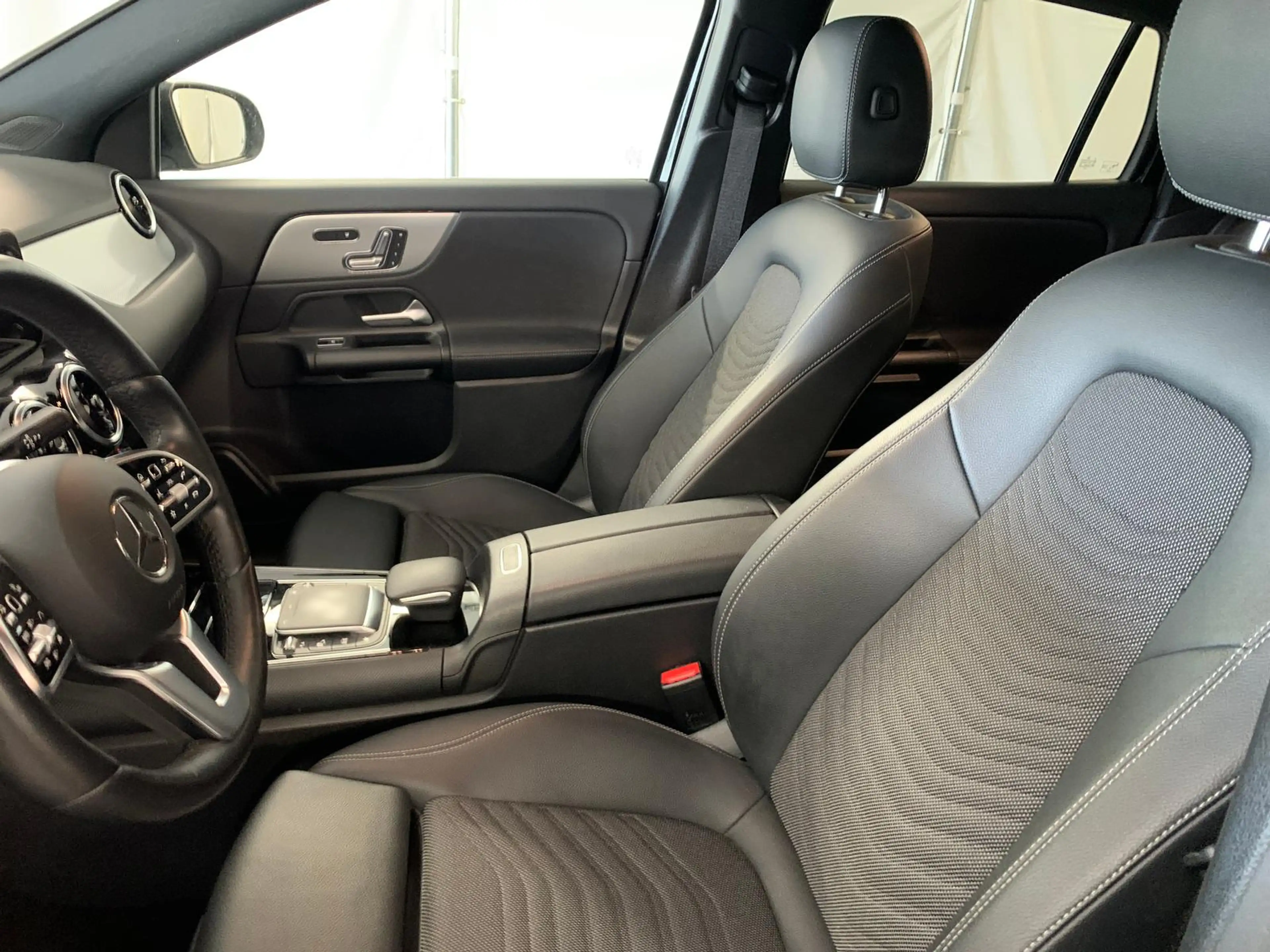 Mercedes-Benz GLA 220 Widescreen Distronic+ 360 Kam 18" Memory — photo 8
