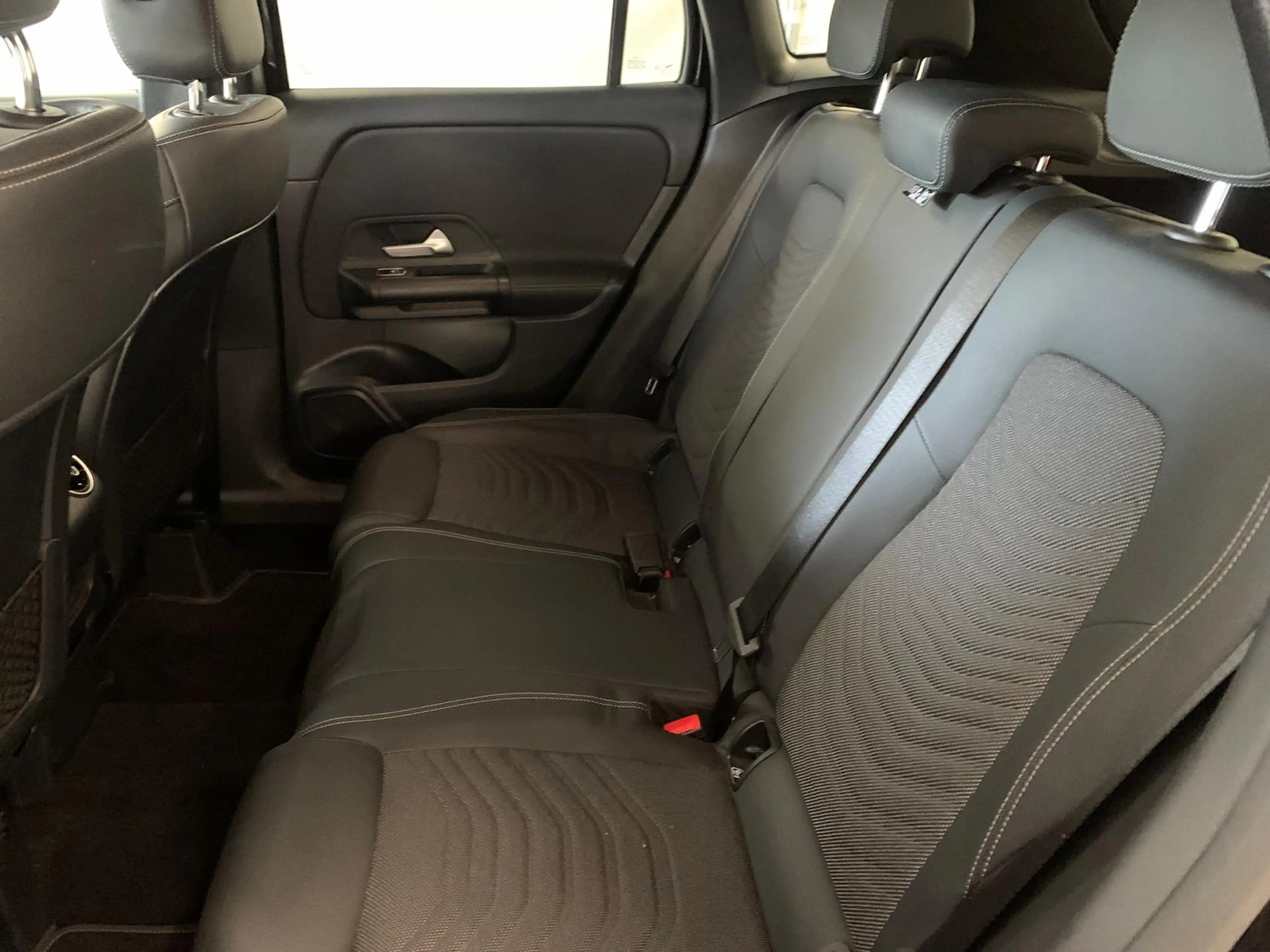 Mercedes-Benz GLA 220 Widescreen Distronic+ 360 Kam 18" Memory — photo 7