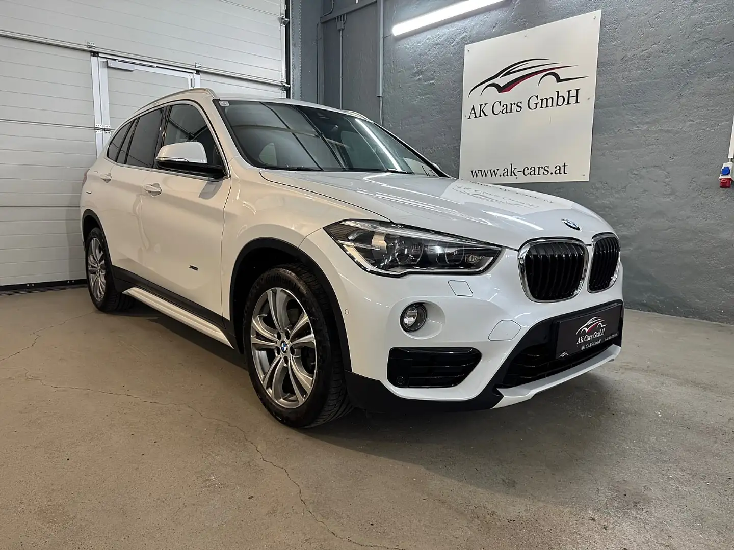 BMW X1 xDrive18d Sport Line Aut.*Kamera*Navi*Sitzheizug* Weiß - 2