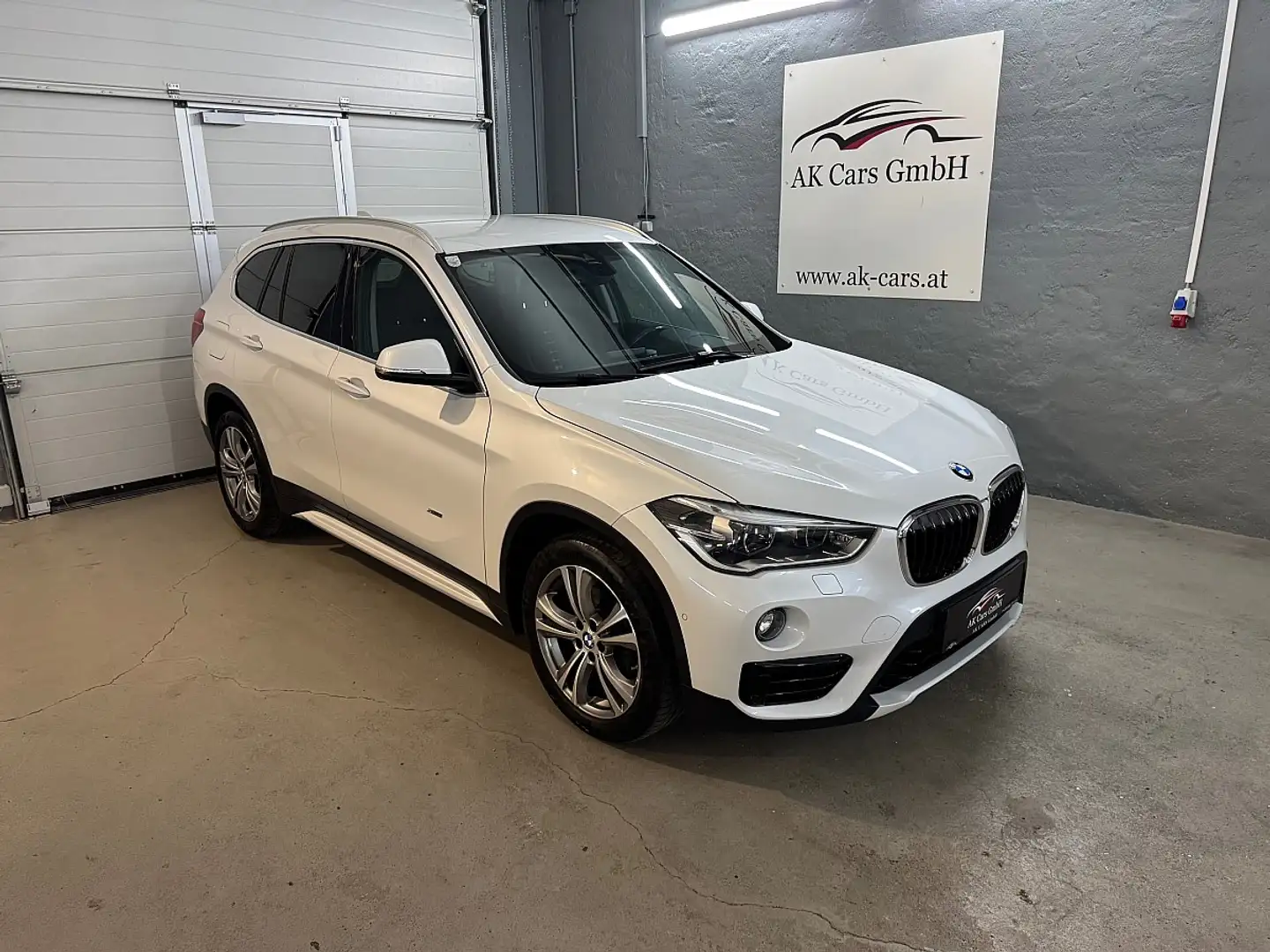 BMW X1 xDrive18d Sport Line Aut.*Kamera*Navi*Sitzheizug* Weiß - 2