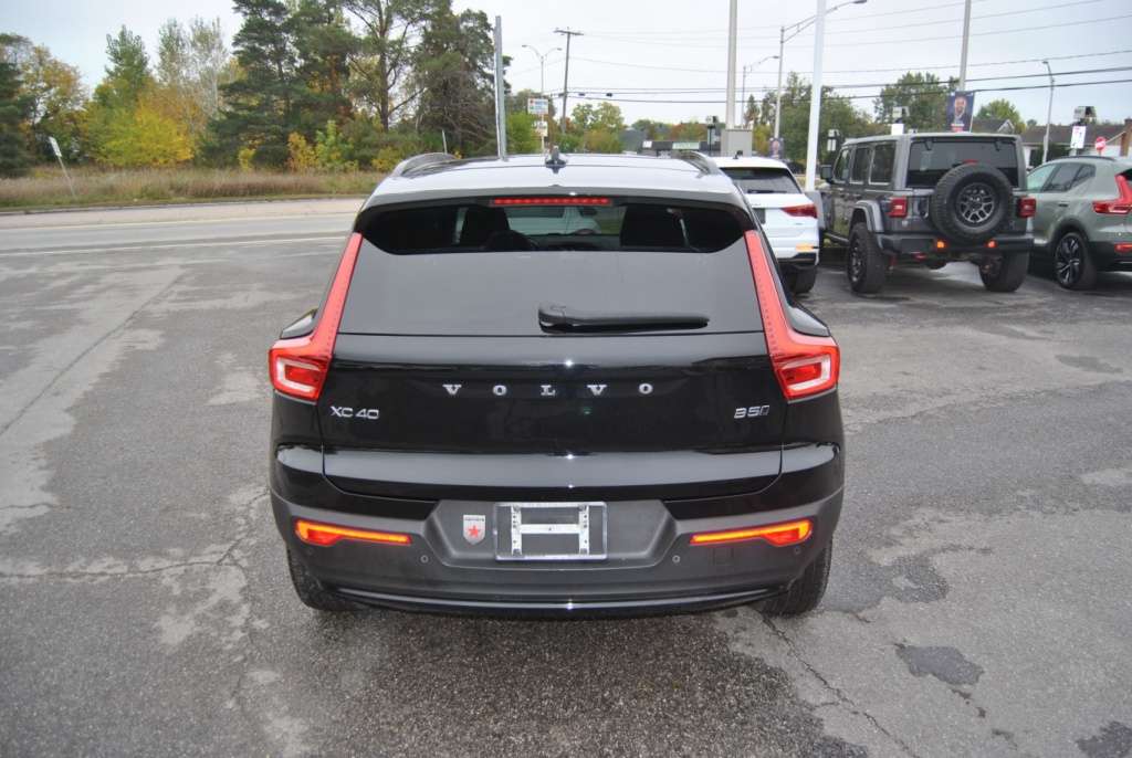 2023 Volvo XC40