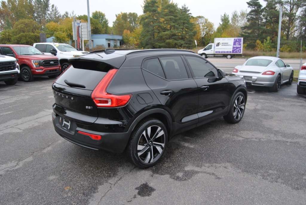 2023 Volvo XC40