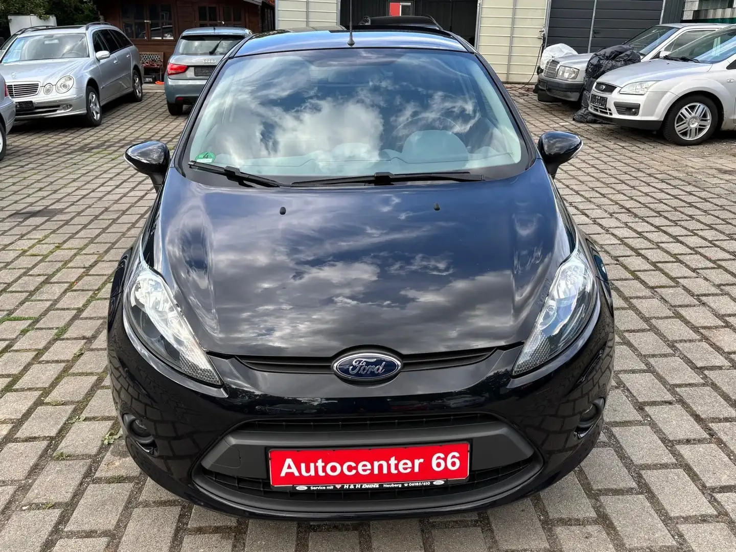 Ford Fiesta Trend TDCi 4/5 Türer*Klima*E.Fenster*SHZ Black - 2