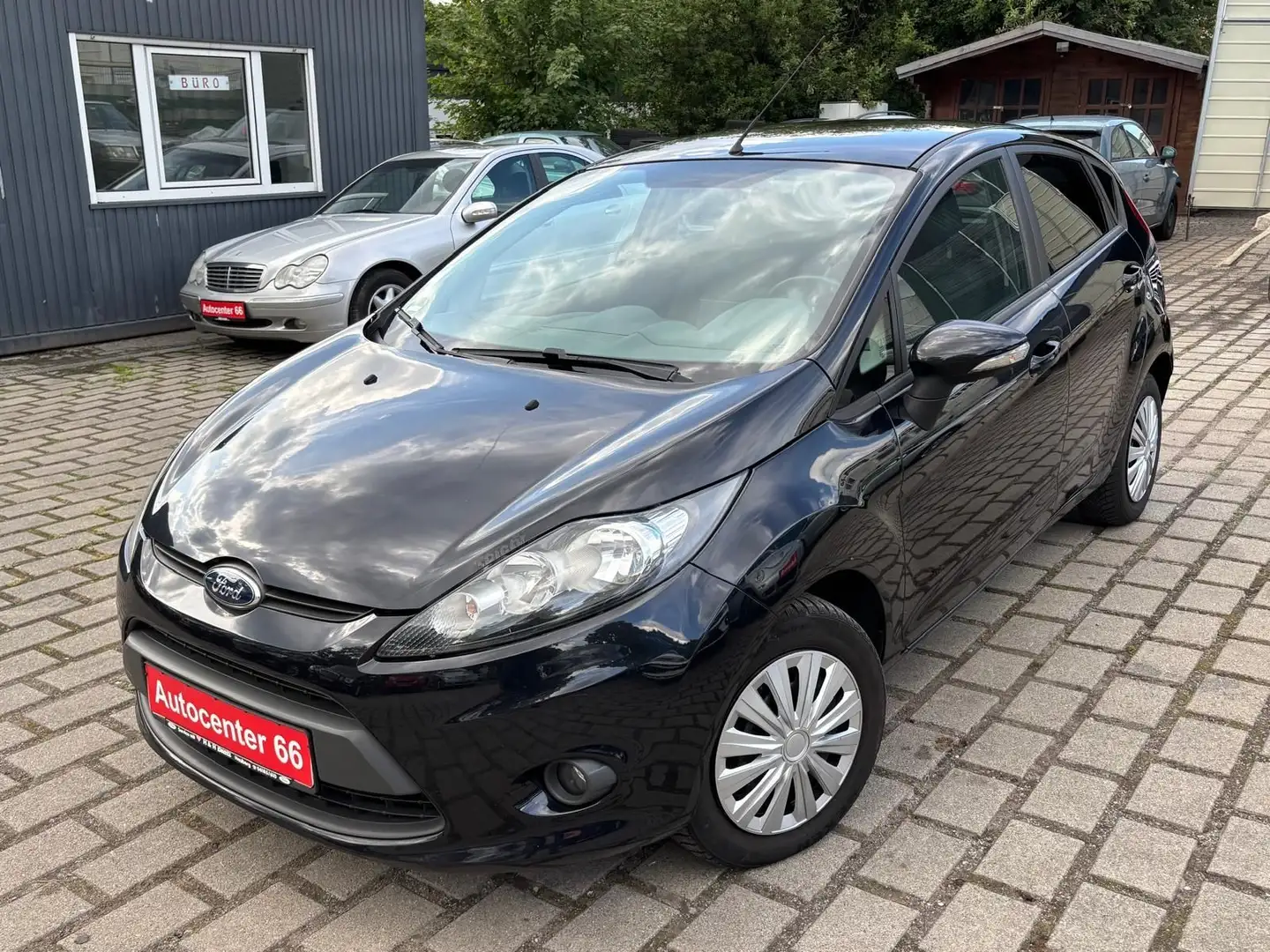 Ford Fiesta Trend TDCi 4/5 Türer*Klima*E.Fenster*SHZ Black - 1