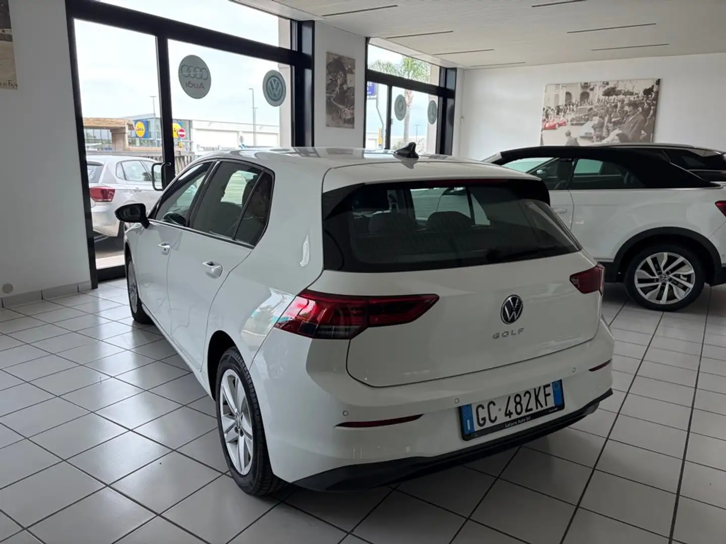 Volkswagen Golf Golf VIII 2020 2.0 tdi Life 115cv Bianco - 2