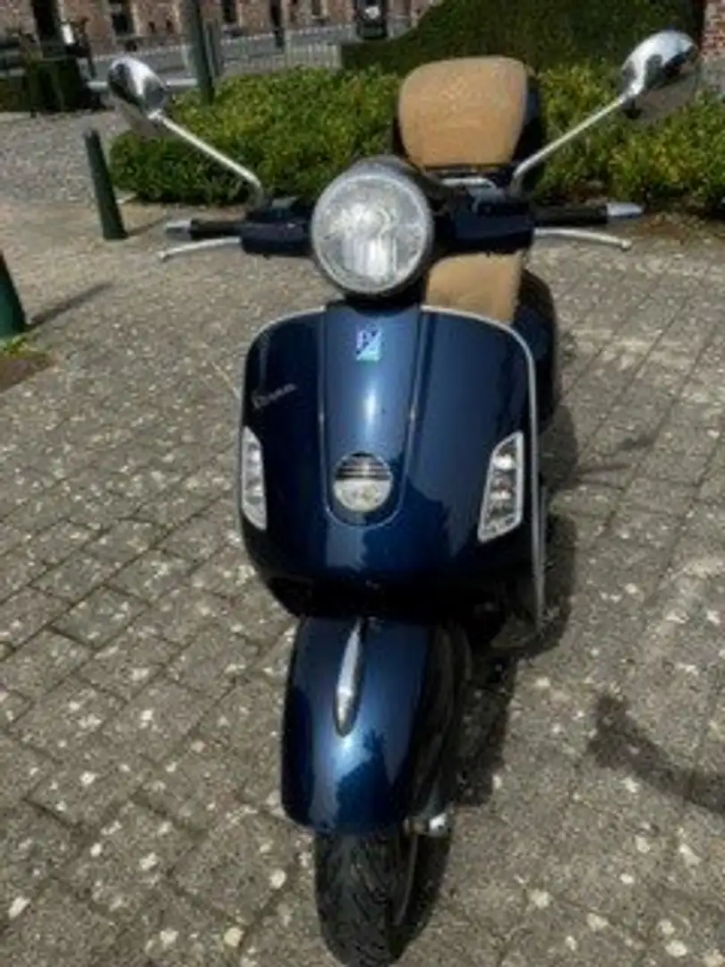 Piaggio GTS 125 Blue - 2