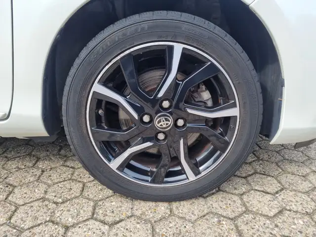 Toyota Yaris view 23