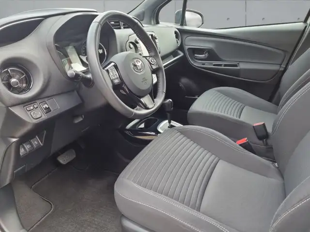 Toyota Yaris view 9
