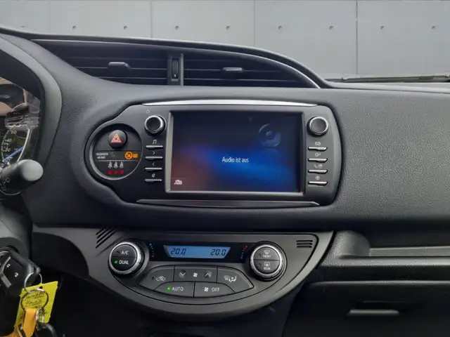 Toyota Yaris view 16