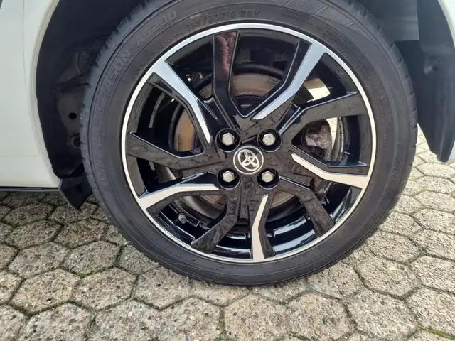 Toyota Yaris view 21