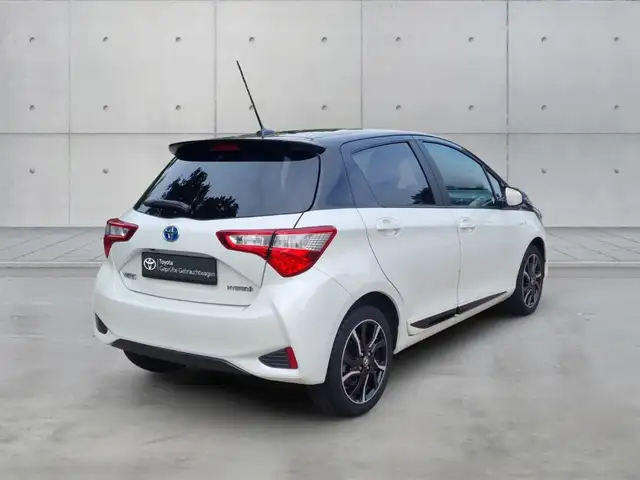 Toyota Yaris view 2