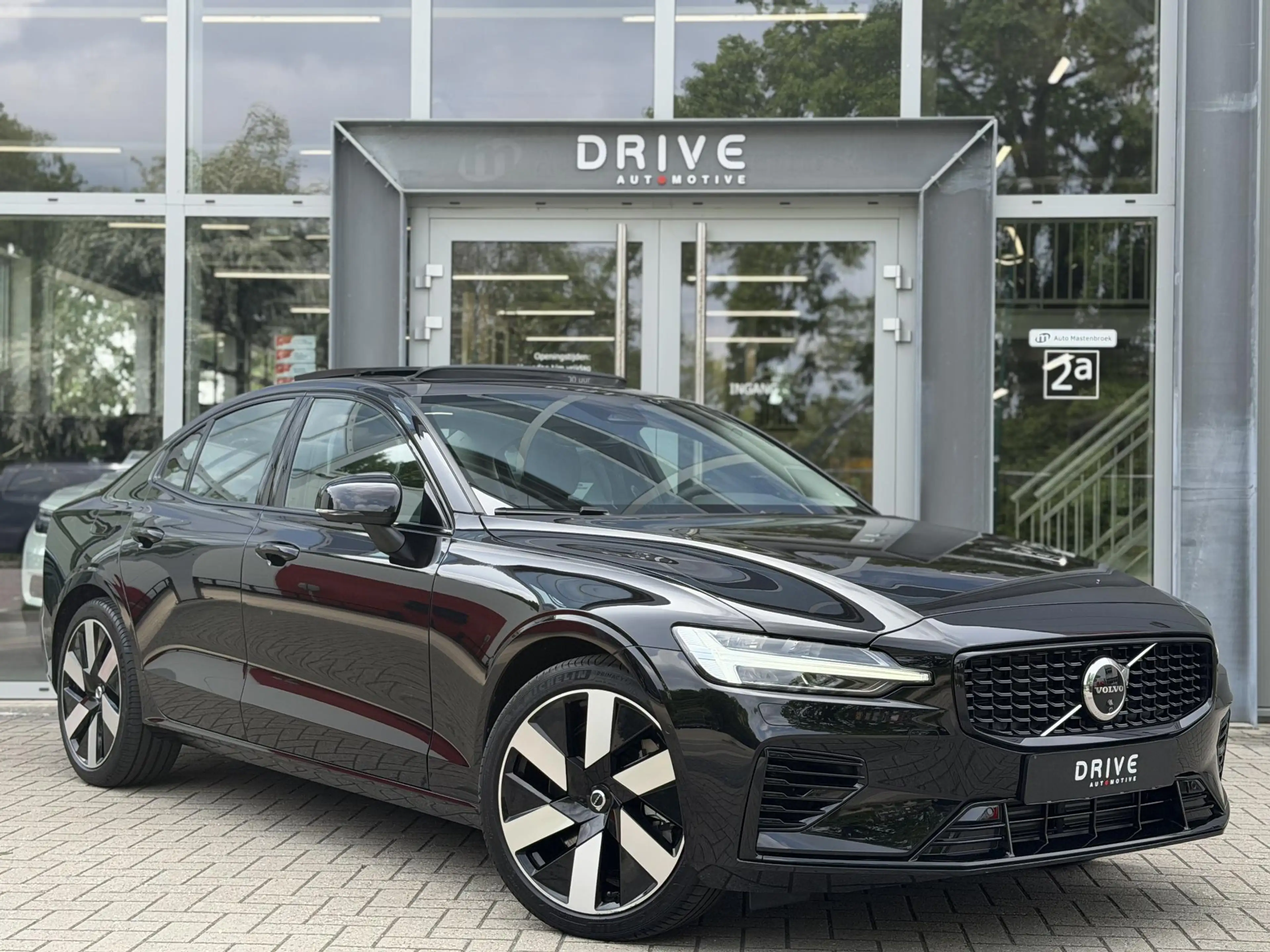 Volvo S60 2.0 Recharge T8 AWD 455PK Plus Bright |Schuif/kant — photo 4