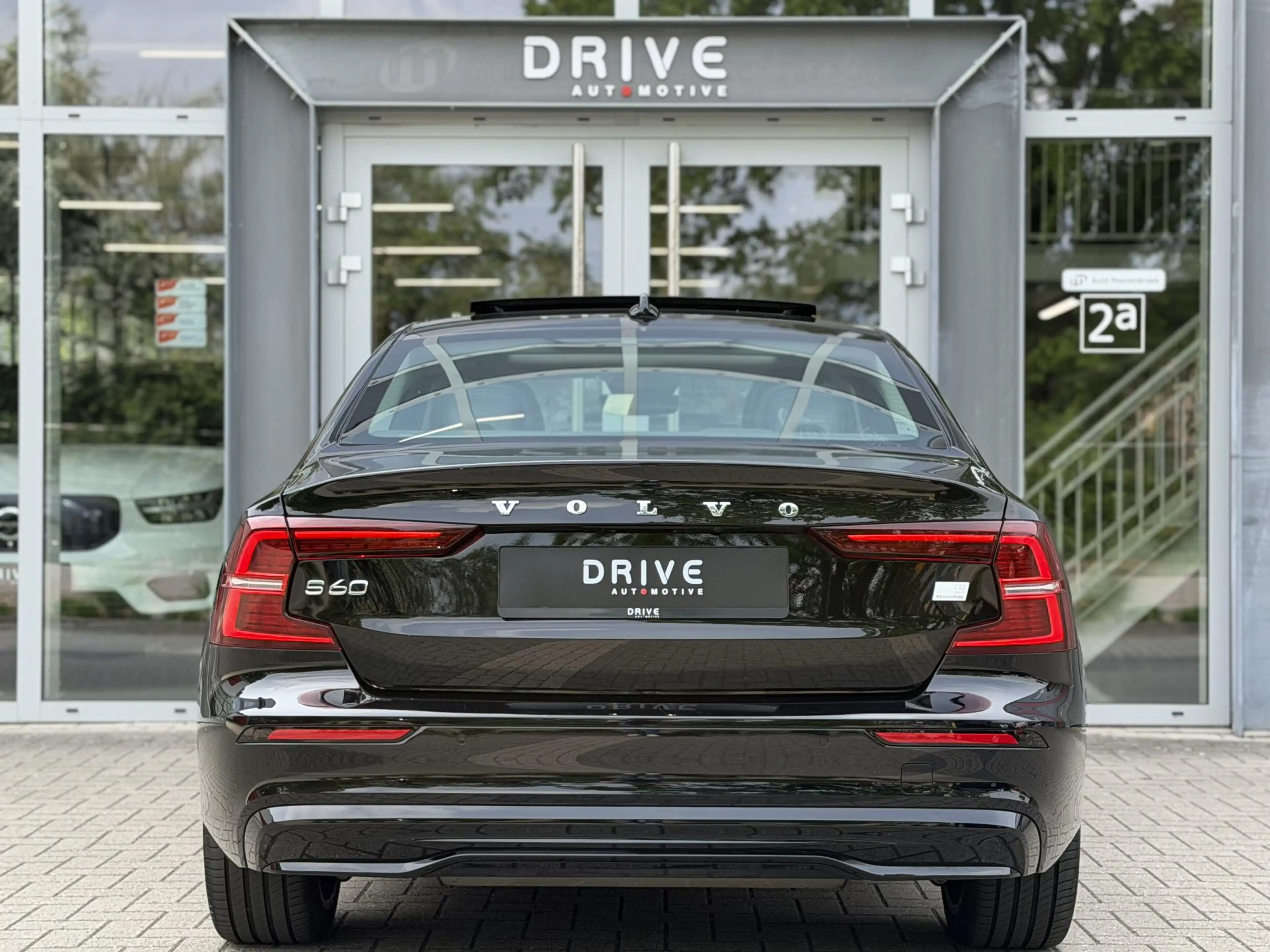 Volvo S60 2.0 Recharge T8 AWD 455PK Plus Bright |Schuif/kant — photo 29
