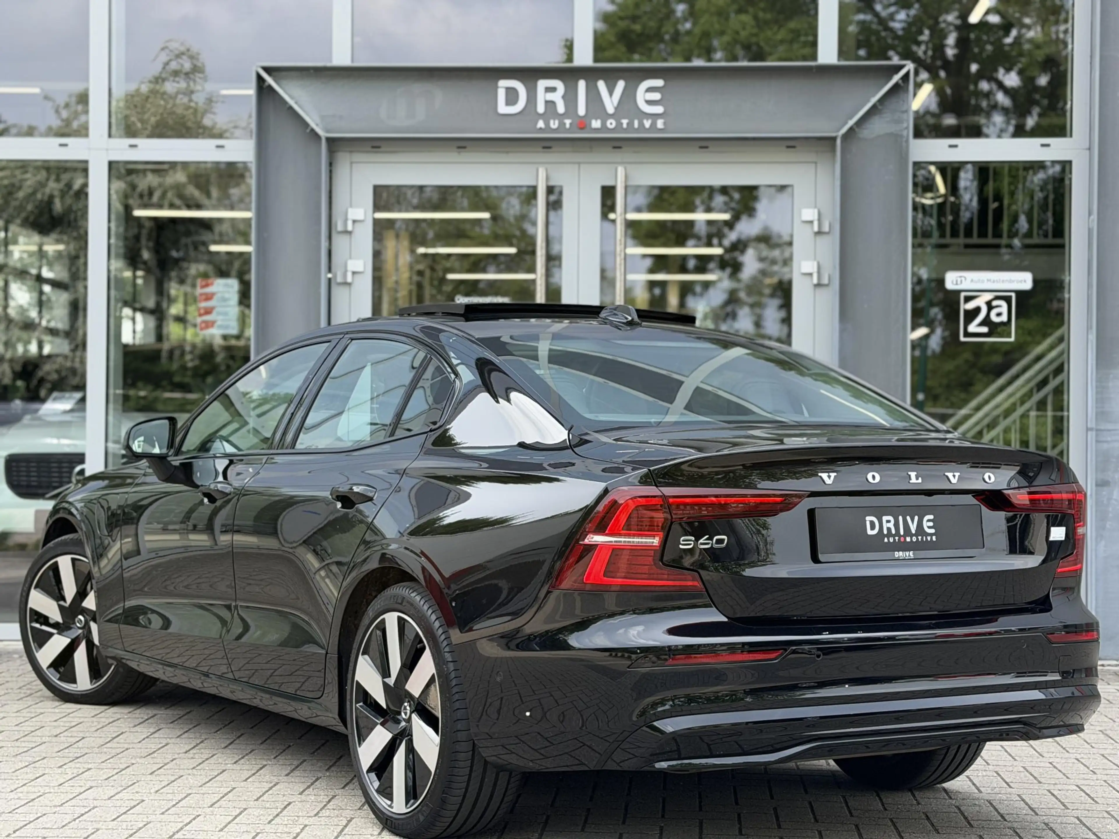 Volvo S60 2.0 Recharge T8 AWD 455PK Plus Bright |Schuif/kant — photo 7
