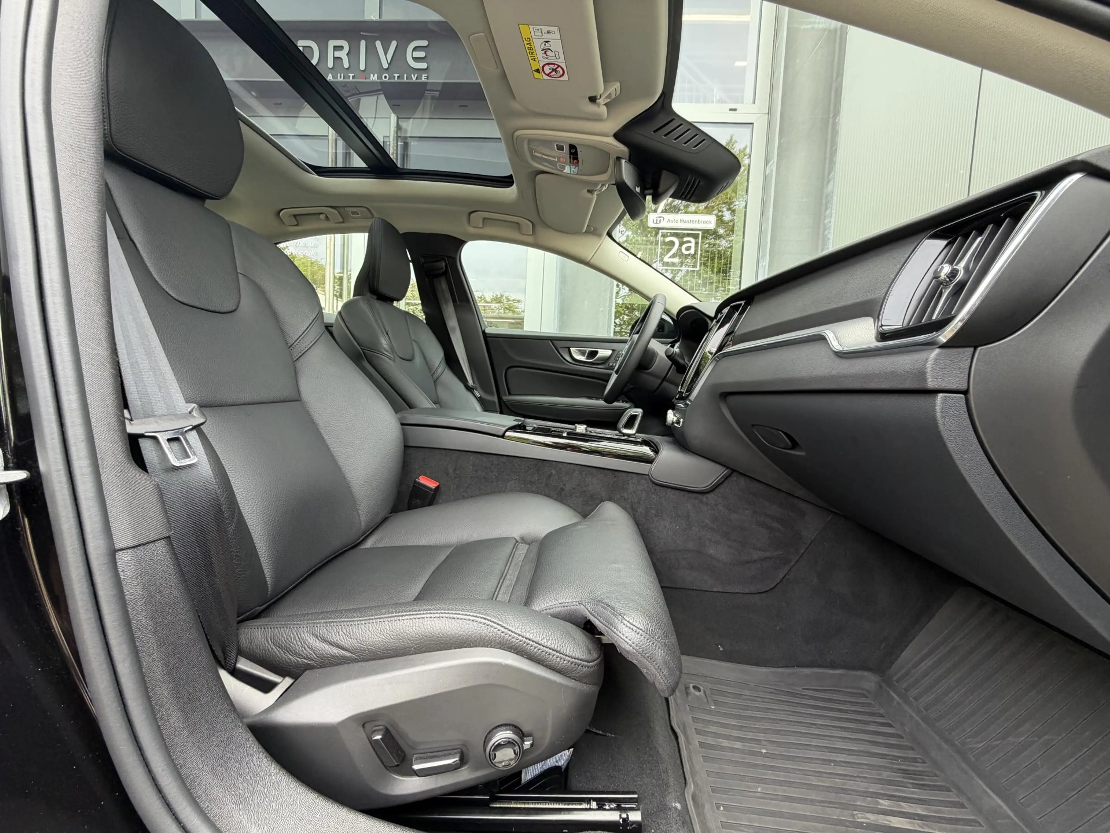 Volvo S60 2.0 Recharge T8 AWD 455PK Plus Bright |Schuif/kant — photo 2
