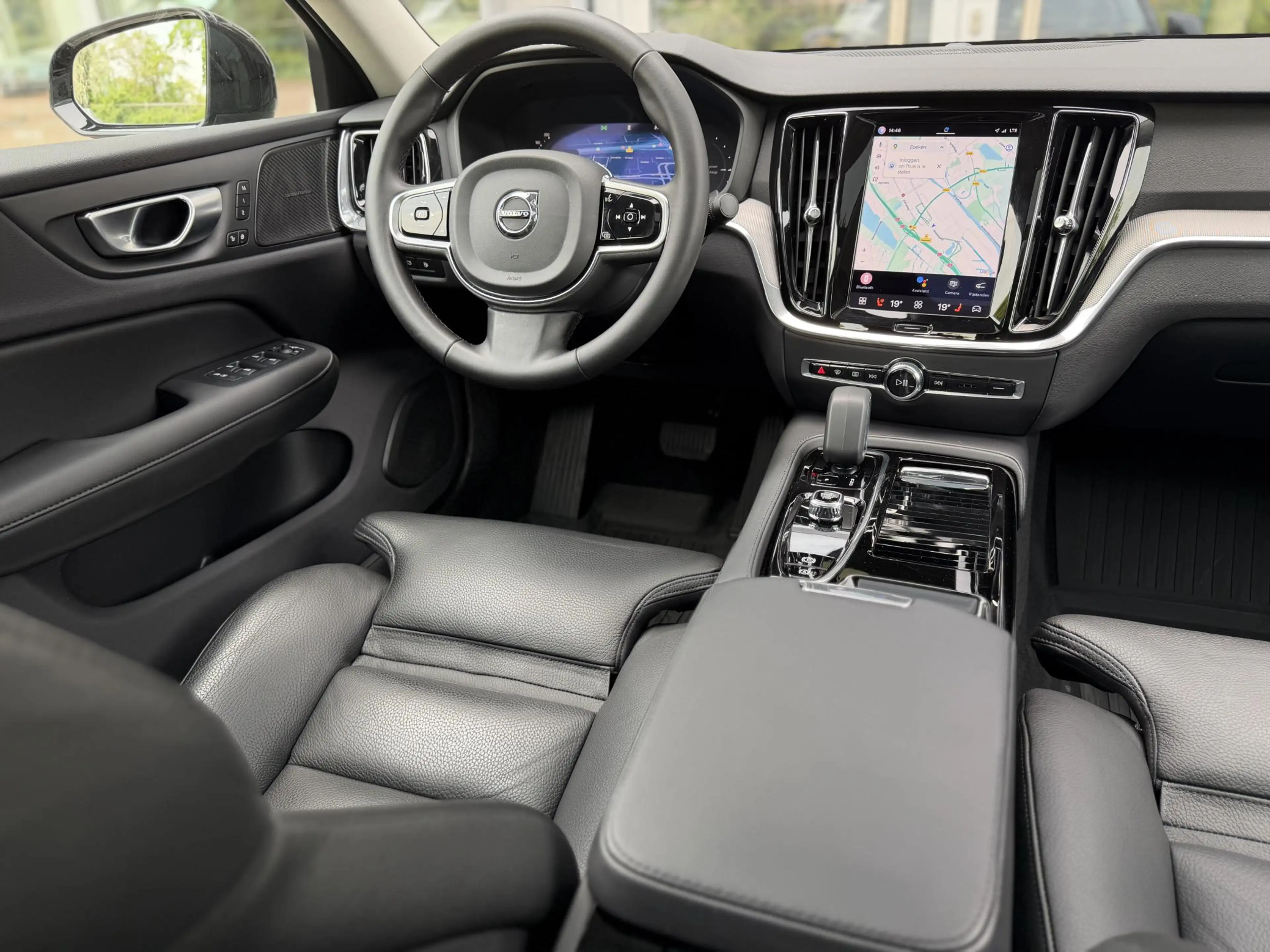 Volvo S60 2.0 Recharge T8 AWD 455PK Plus Bright |Schuif/kant — photo 3