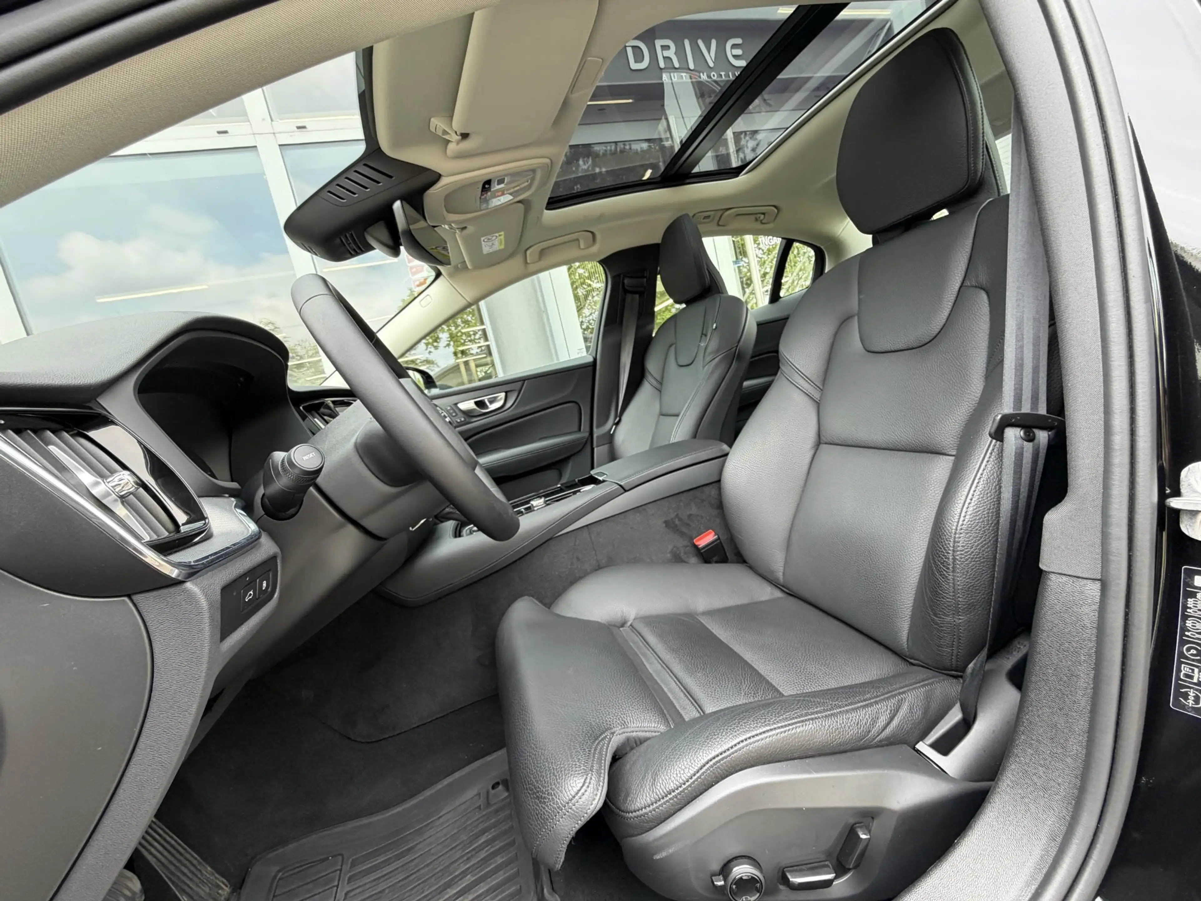 Volvo S60 2.0 Recharge T8 AWD 455PK Plus Bright |Schuif/kant — photo 10