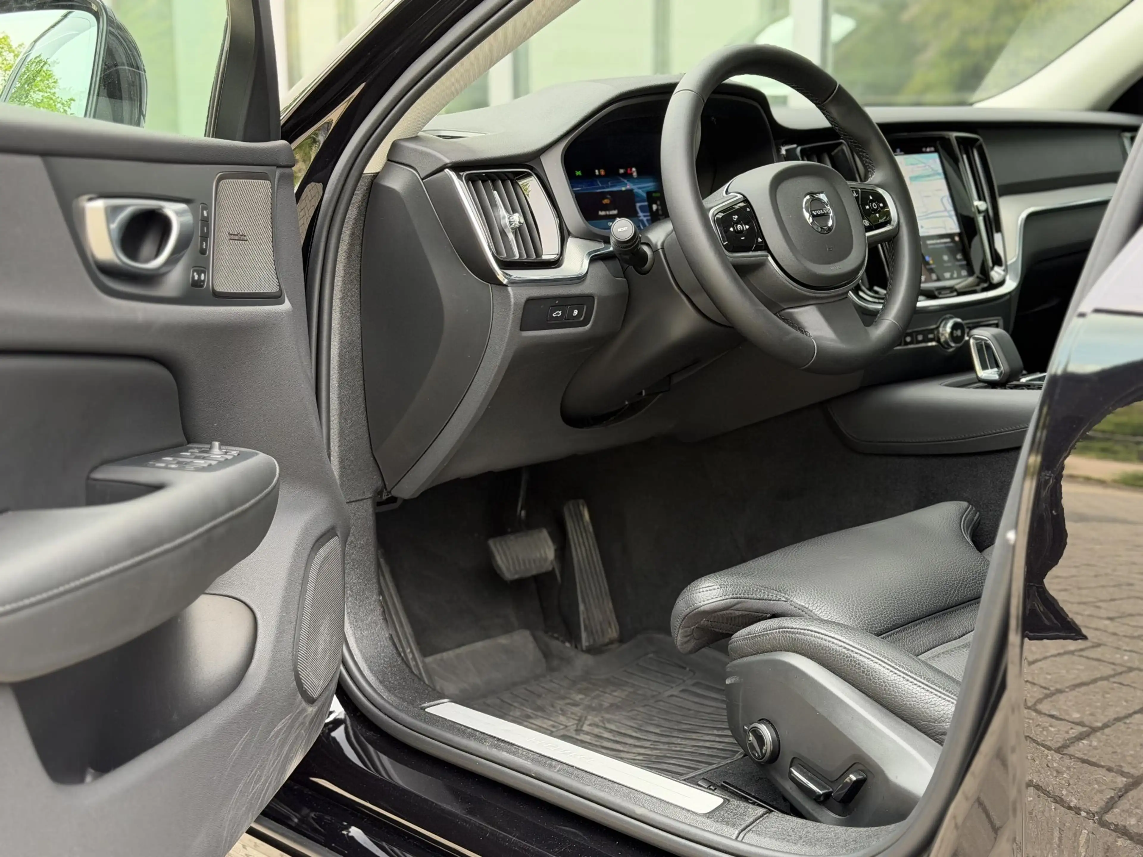 Volvo S60 2.0 Recharge T8 AWD 455PK Plus Bright |Schuif/kant — photo 9