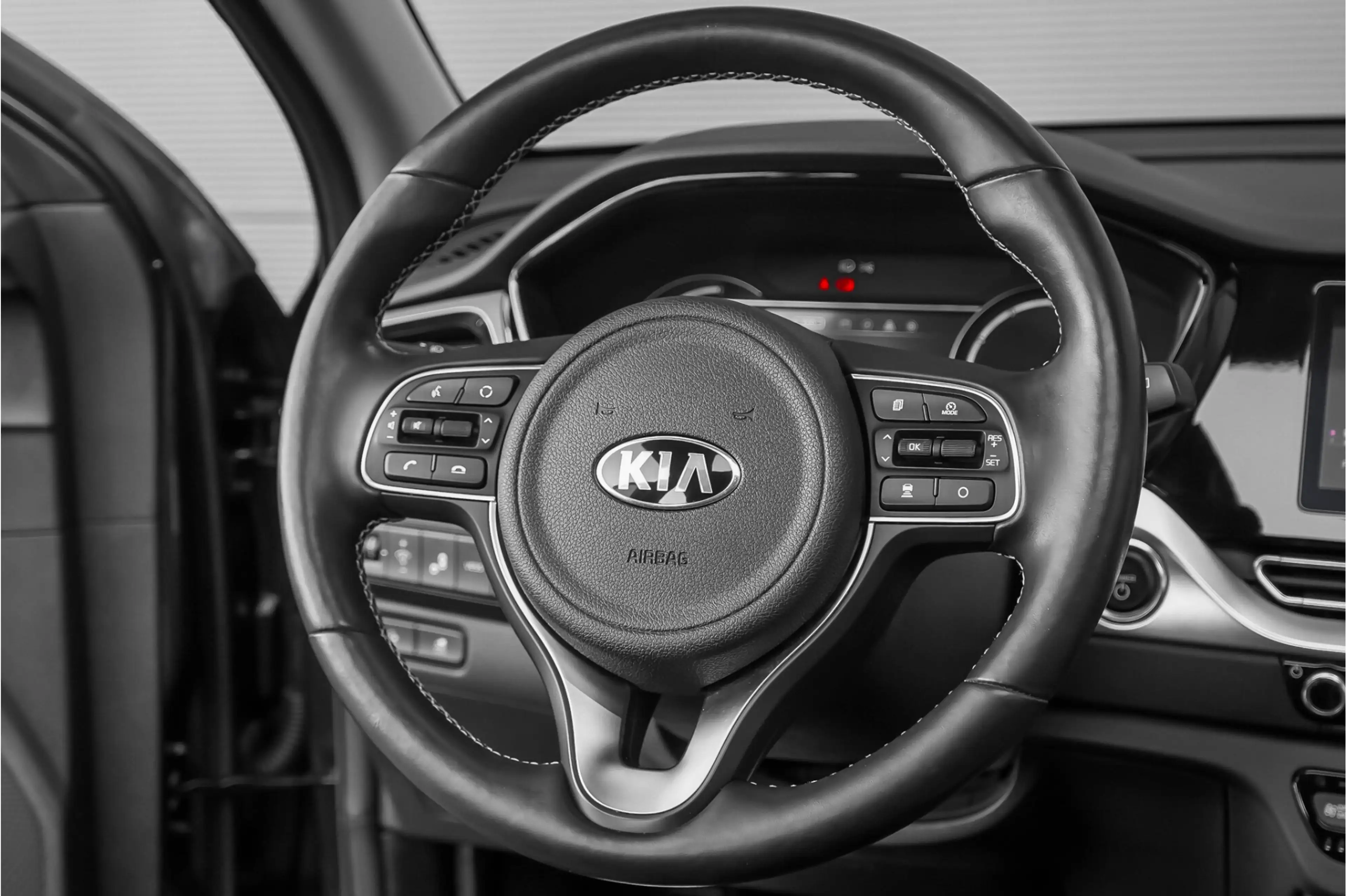 Kia e-Niro DynamicPlusLine 64 kWh Pano Leder ACC Stoelventila — photo 22