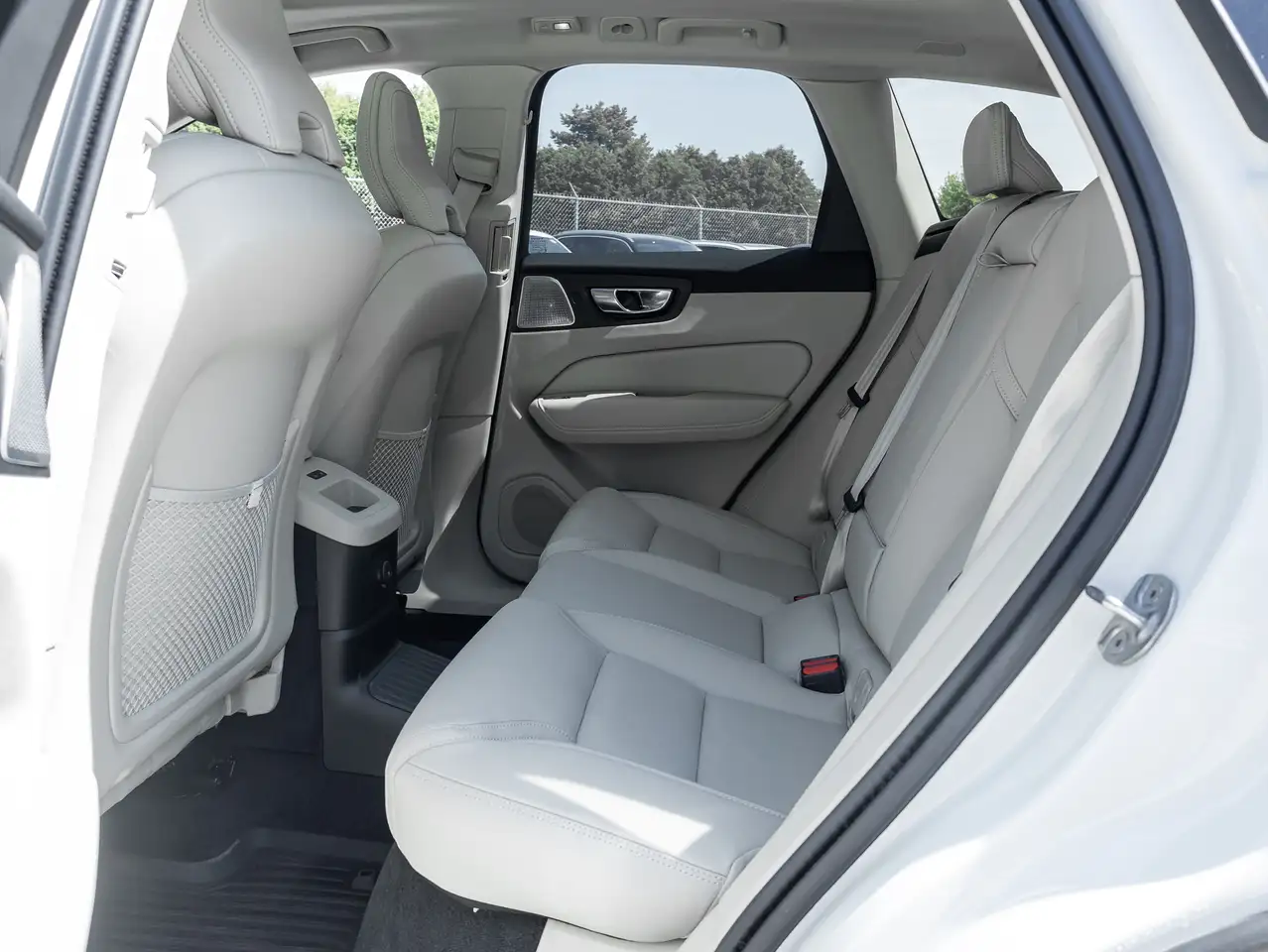 Volvo XC60 снимка Volvo XC60