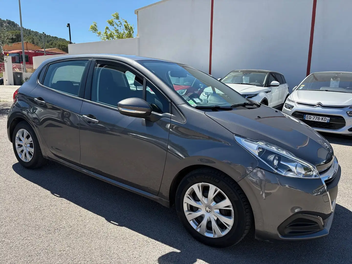 Peugeot 208 1.5 BlueHDi 100ch S\u0026amp;amp;S Active Gris - 2