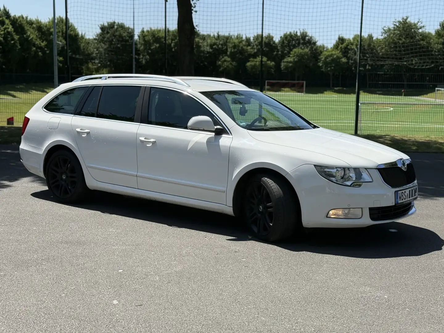 Skoda Superb Combi 2.0 TDI DSG Elegance - 2