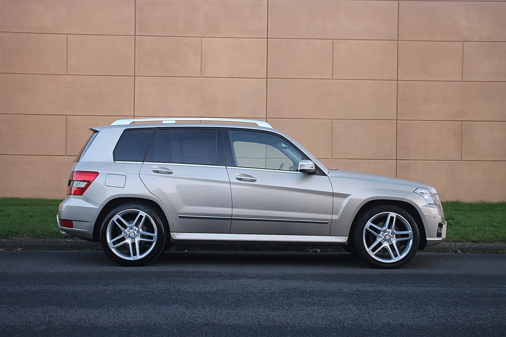 Mercedes-Benz GLK 350 4-Matic AMG Pakket Goud - 2