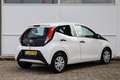 Toyota Aygo 1.0 VVT-i 72pk x-fun | Airco | Bluetooth Blanc - thumbnail 2