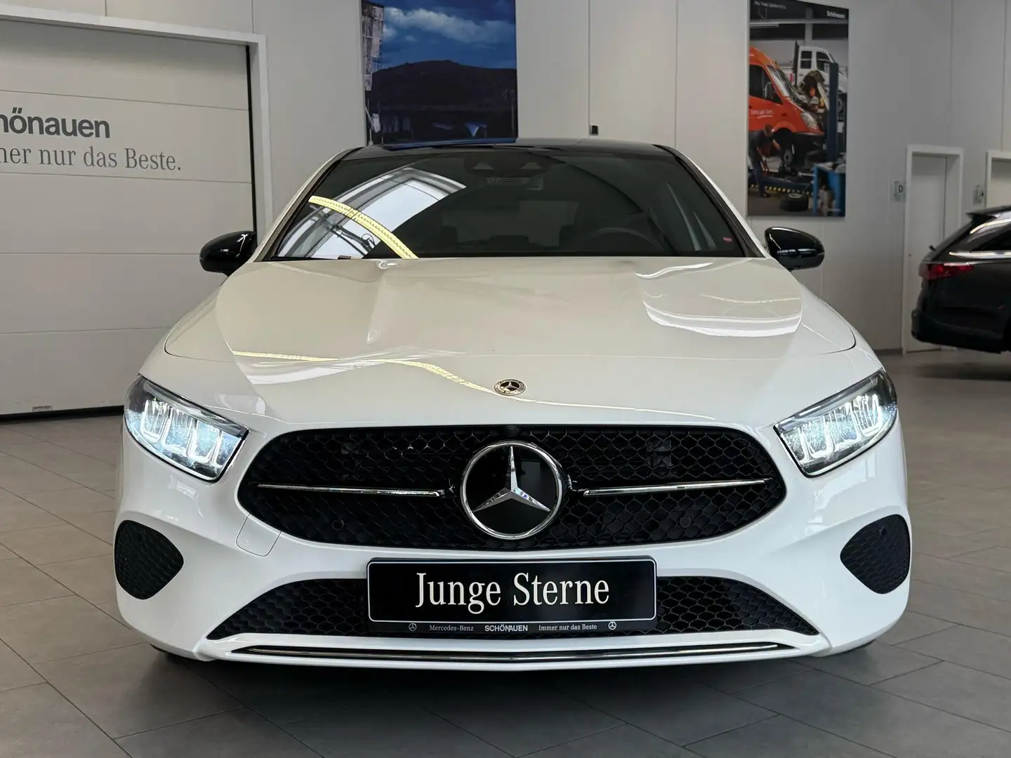Mercedes-Benz A 200 DISTR+PANO+NIGHT+LED+KAMERA+CARPLAY+DAB Bianco - 2