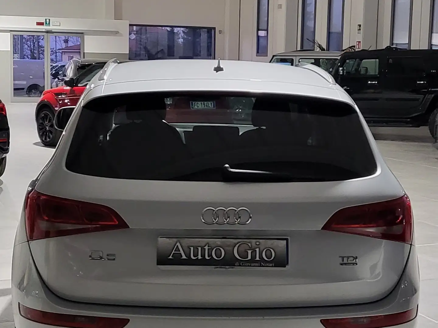 Audi Q5 4X4 MOLTO BELLA KM CERTIFICATI RESTAILYNG Argento - 2