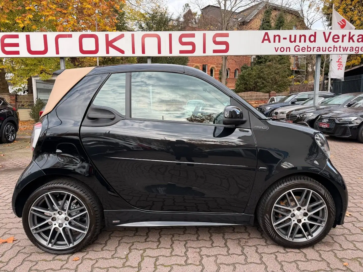 smart forTwo fortwo Cabrio BRABUS Xcl*VOLL*NAVI*JBL*KAM* Schwarz - 1